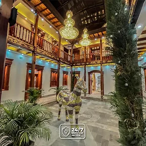 & Rooftop King Experience By David Ecuador